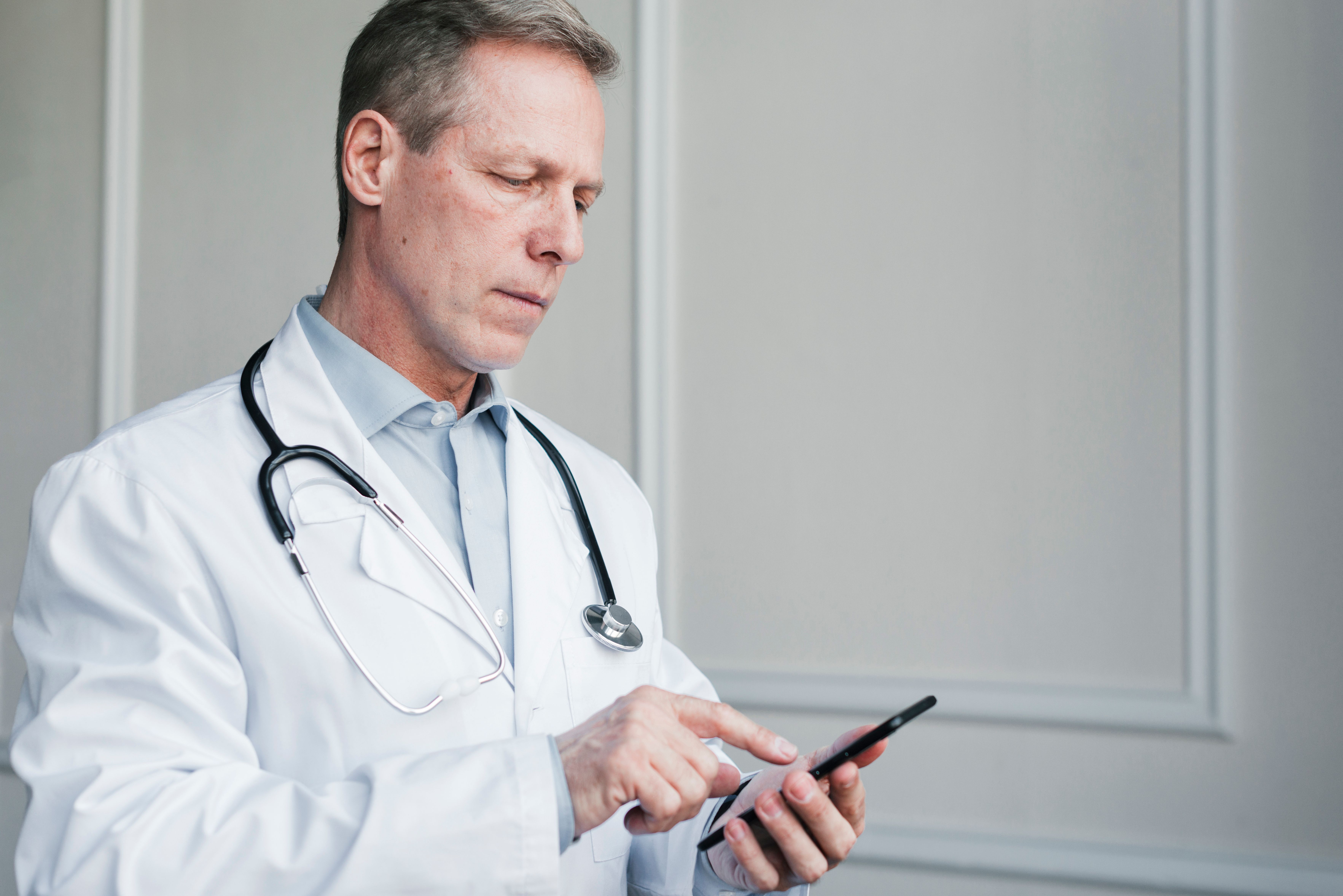 doctor-making-phone-call